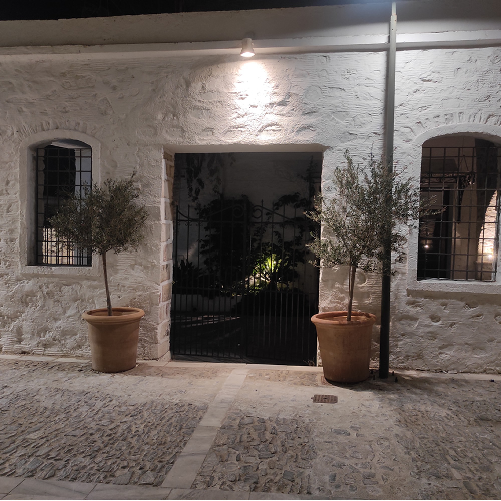 Coworking & Long-Term Rentals in Syros